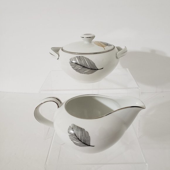 Barclay Covered Sugar Bowl & Creamer Set Leaf Design - Picture 2 of 7